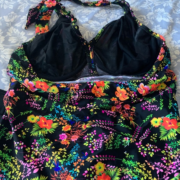 Floral tankini sz 14, 38DD - Picture 4 of 7